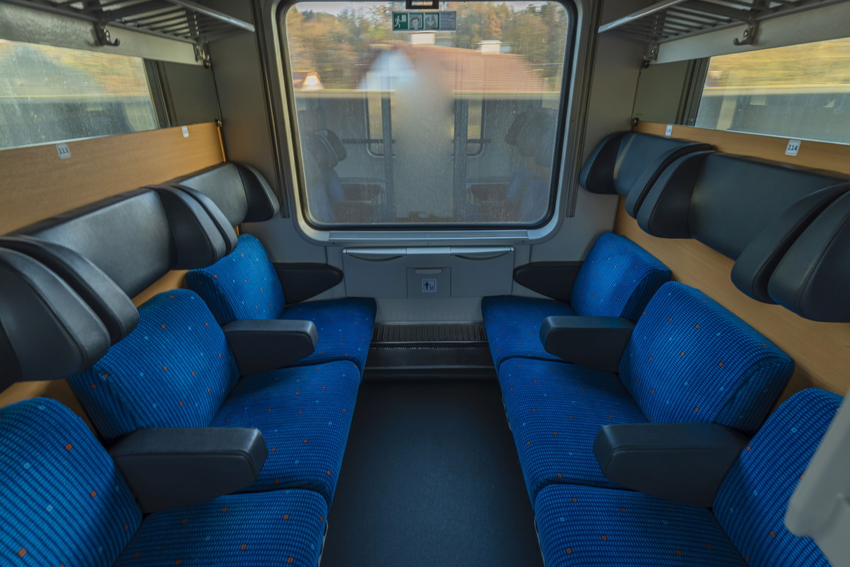 Sitzwagen im Nachtzug